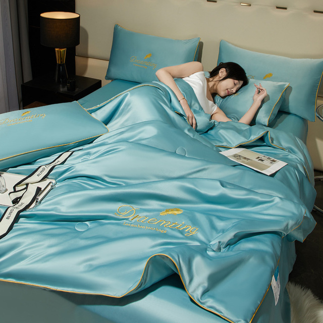 Embroidered Summer Cooling Duvet