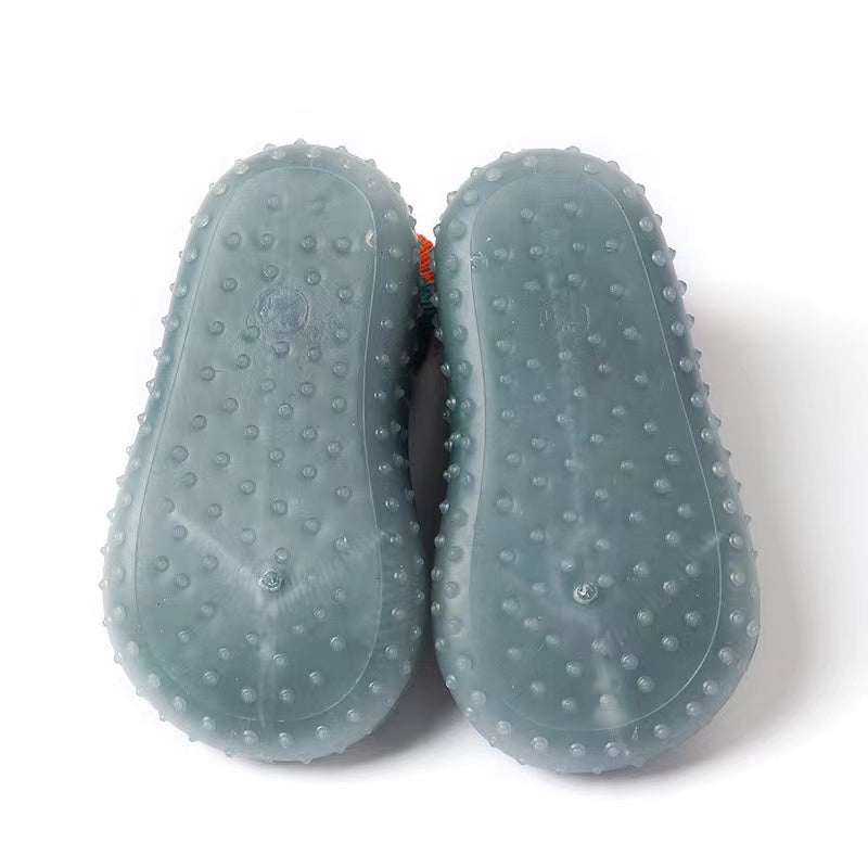 Soft shoes for babies and toddlers